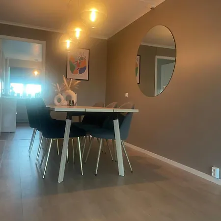 Lejlighed A Two-story With Three Bedrooms